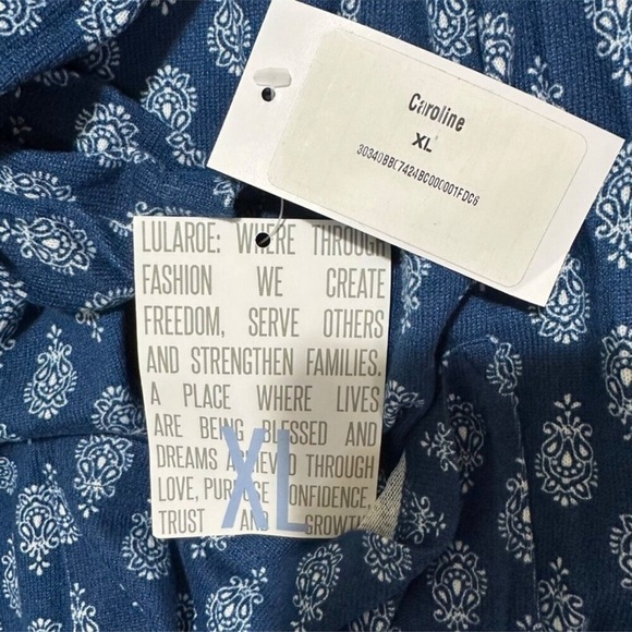 LuLaRoe Blue and White Patterned Open Front Cardigan Size XL - Picture 5 of 8